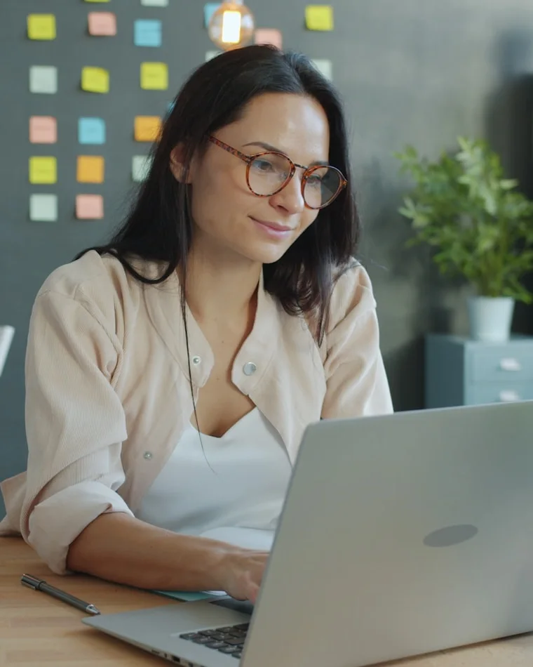 Mydrop planifie des carrousels de documents, des sondages, des vidéos et des posts LinkedIn depuis un seul calendrier