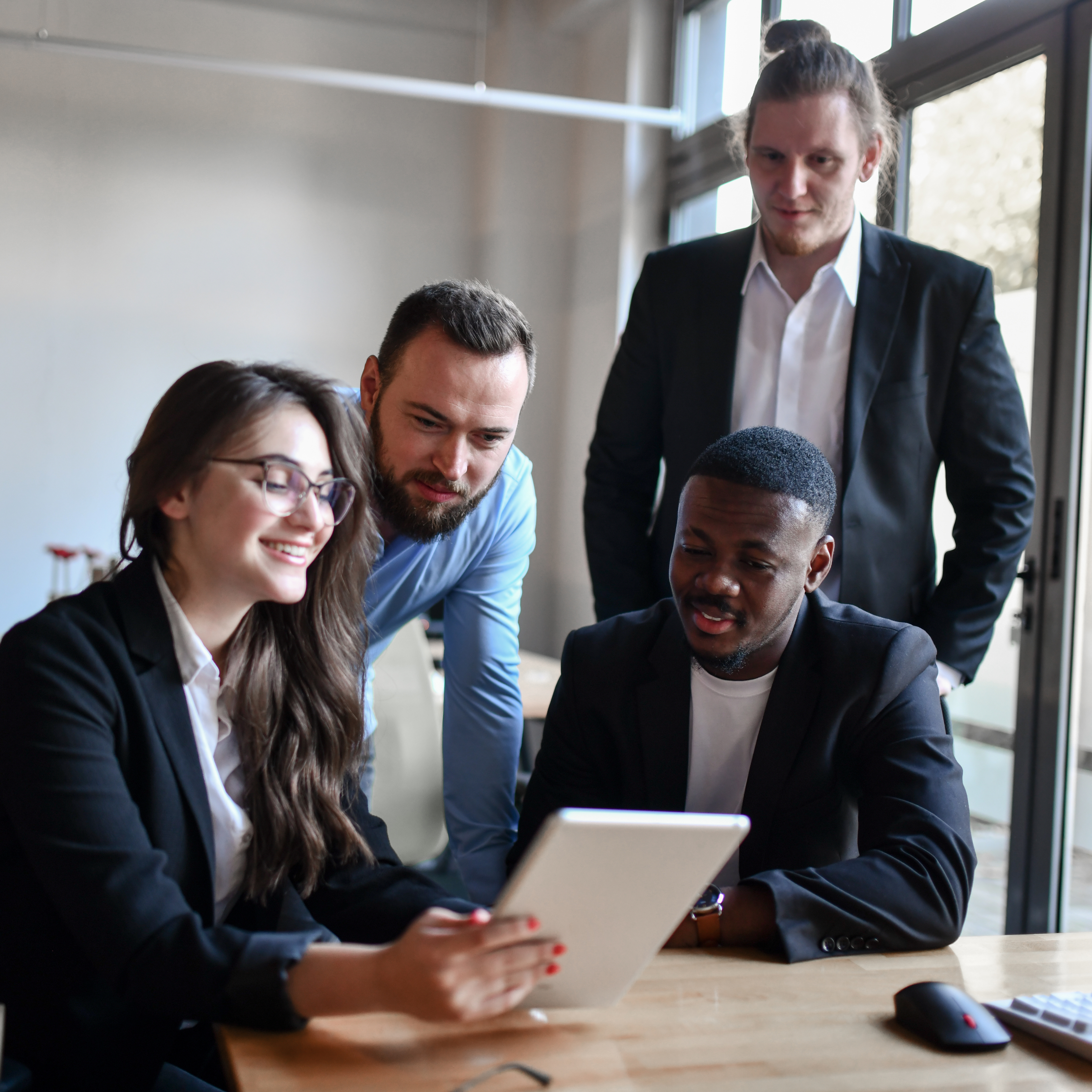 Happy team using Mydrop